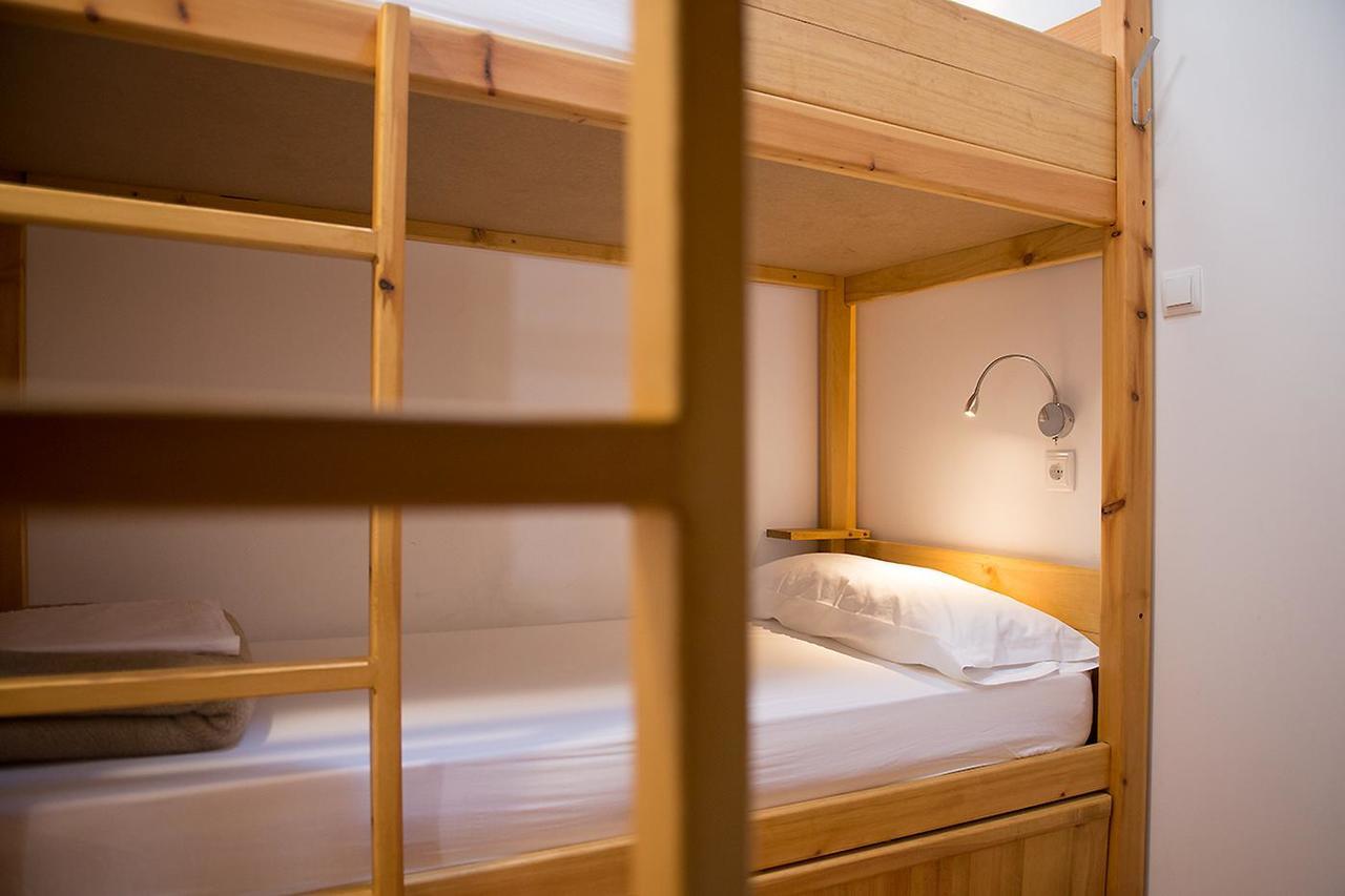 Crux Albergue Adahuesca エクステリア 写真
