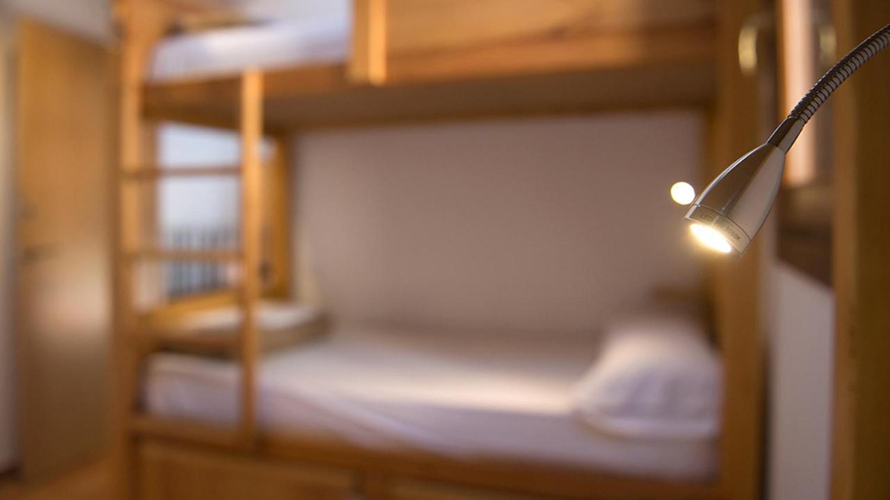 Crux Albergue Adahuesca エクステリア 写真